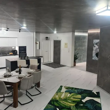 Belezza - Priamo V Centre